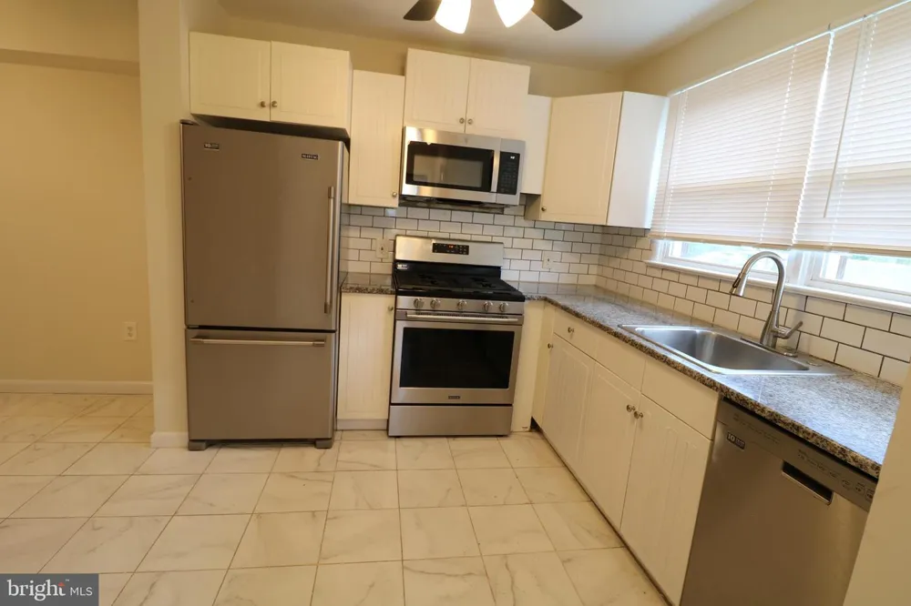 32 PIN OAK LANE Tuckerton, NJ 08087