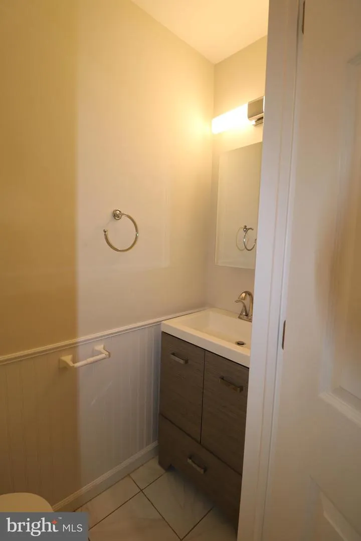 32 PIN OAK LANE Tuckerton, NJ 08087