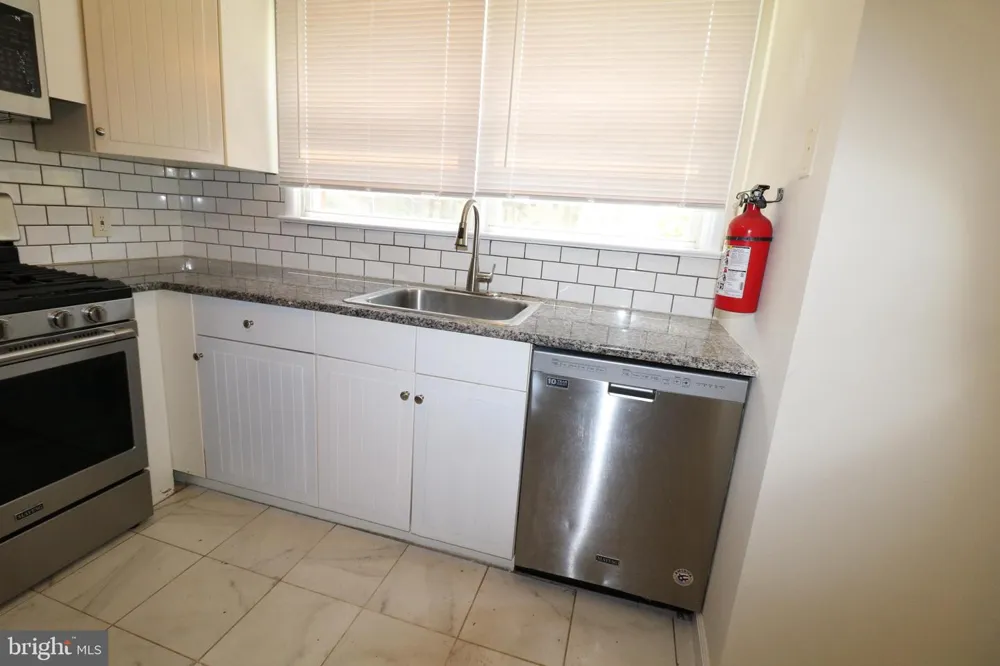 32 PIN OAK LANE Tuckerton, NJ 08087