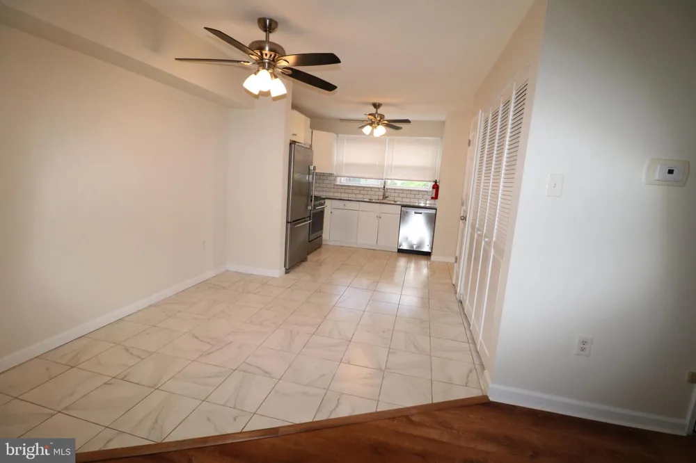 32 PIN OAK LANE Tuckerton, NJ 08087