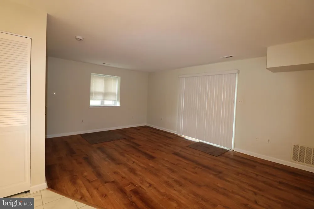 32 PIN OAK LANE Tuckerton, NJ 08087