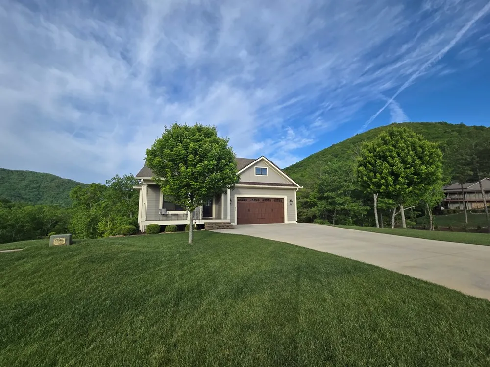 463 Ivy Log Heights Road Young Harris, GA 30582