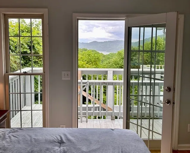 1038 Lakeside Dr Smithville, TN 37166