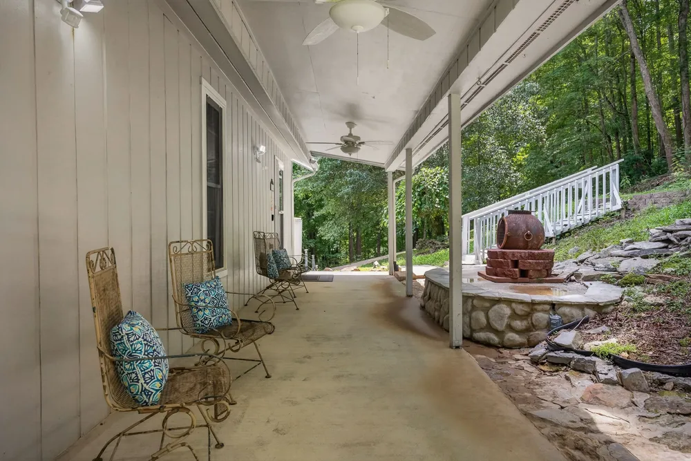 1038 Lakeside Dr Smithville, TN 37166