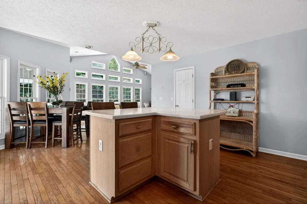 1038 Lakeside Dr Smithville, TN 37166