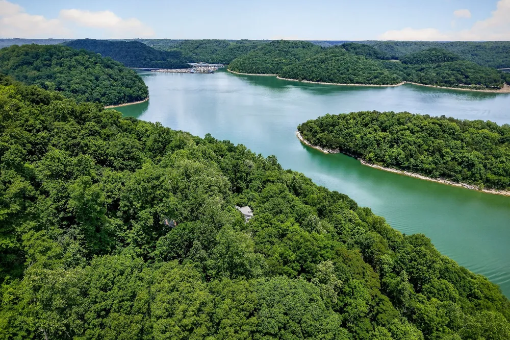 1038 Lakeside Dr Smithville, TN 37166