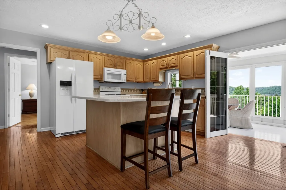 1038 Lakeside Dr Smithville, TN 37166
