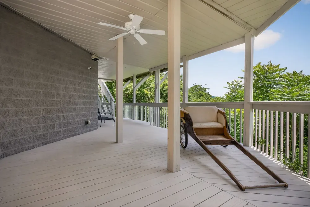 1038 Lakeside Dr Smithville, TN 37166