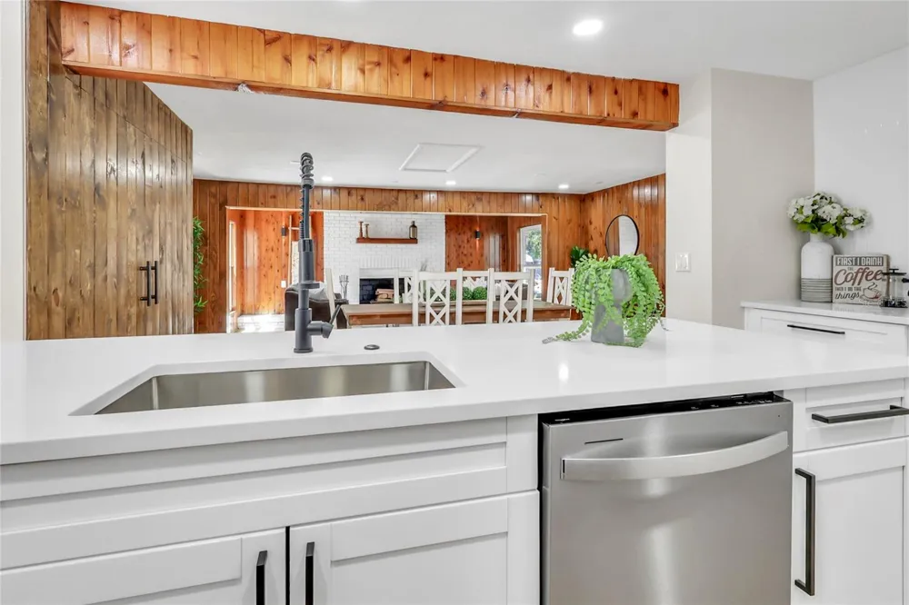 16123 E LAKE BURRELL DRIVE Lutz, FL 33549