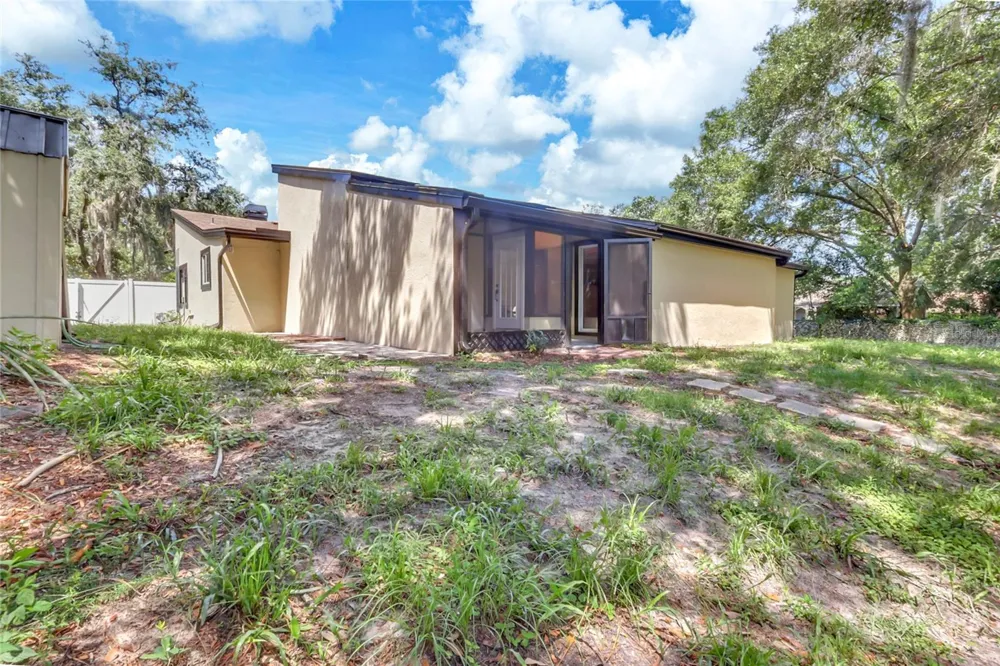 16123 E LAKE BURRELL DRIVE Lutz, FL 33549