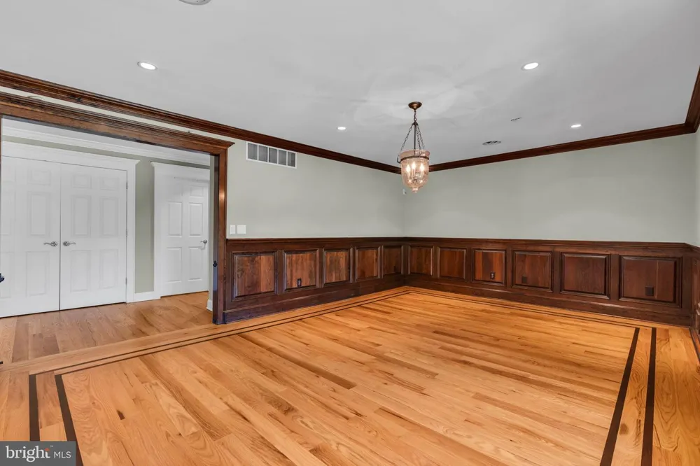 83 DAUM ROAD Manalapan, NJ 07726