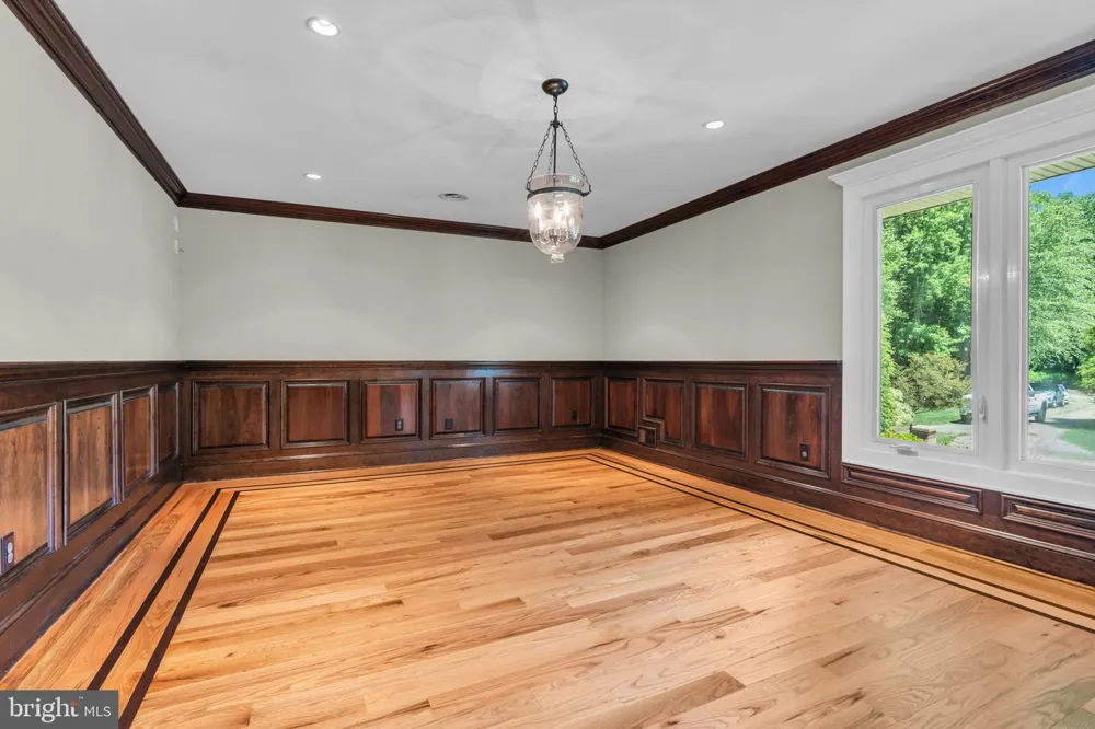 83 DAUM ROAD Manalapan, NJ 07726