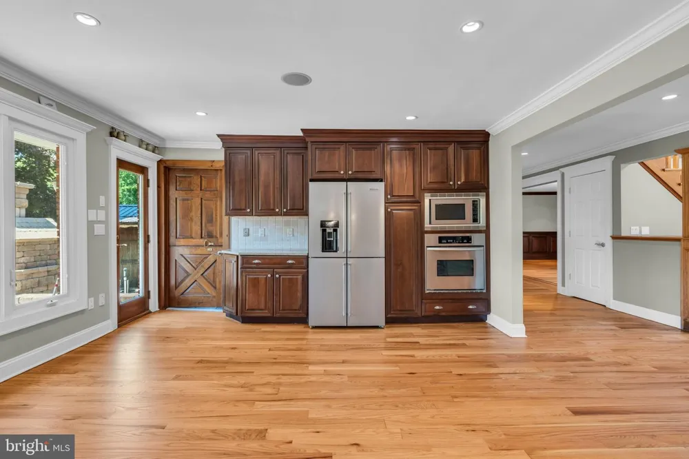 83 DAUM ROAD Manalapan, NJ 07726