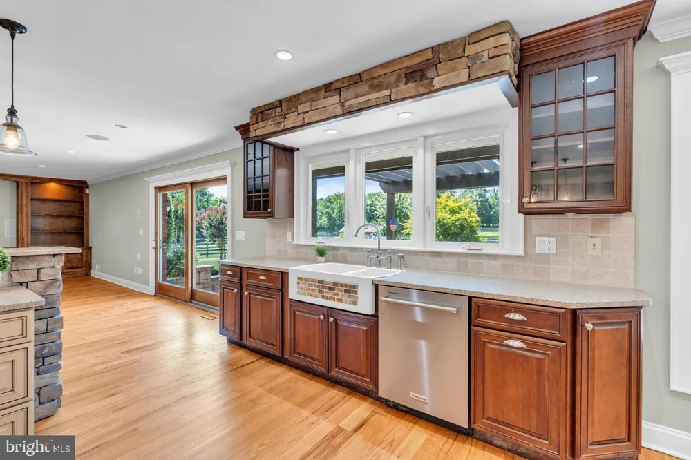 83 DAUM ROAD Manalapan, NJ 07726