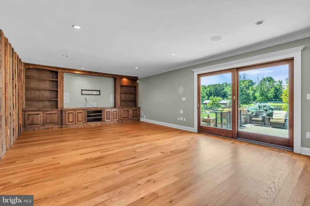 83 DAUM ROAD Manalapan, NJ 07726