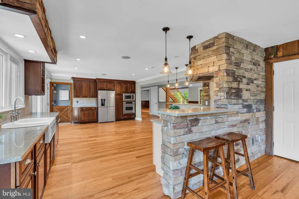 83 DAUM ROAD Manalapan, NJ 07726