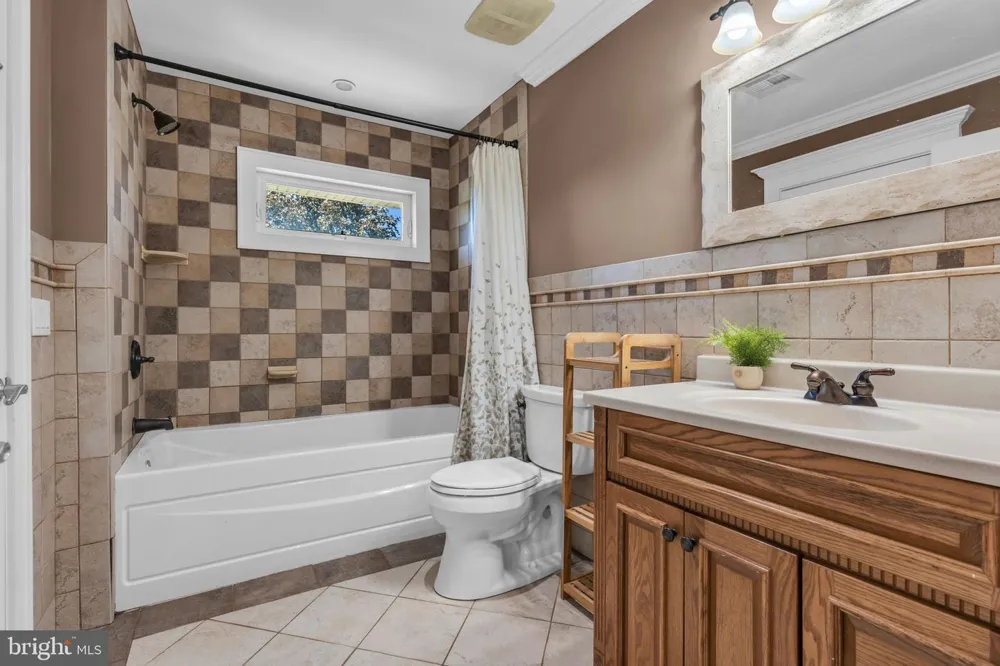 83 DAUM ROAD Manalapan, NJ 07726