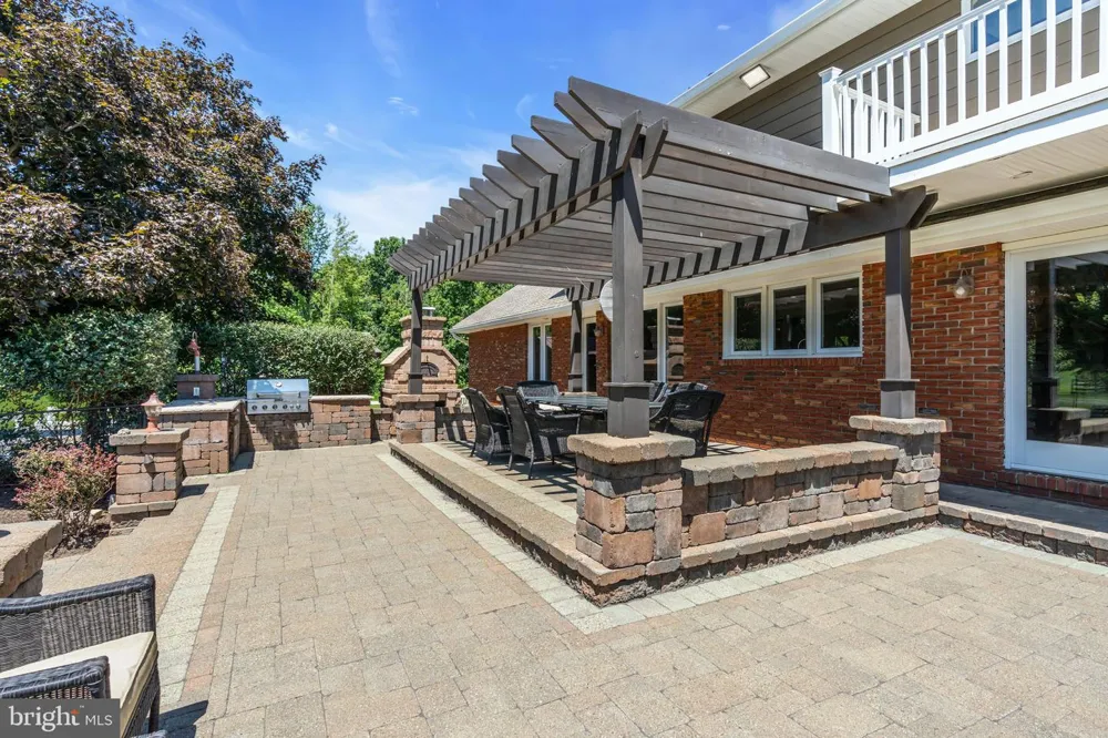 83 DAUM ROAD Manalapan, NJ 07726