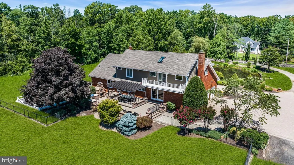 83 DAUM ROAD Manalapan, NJ 07726