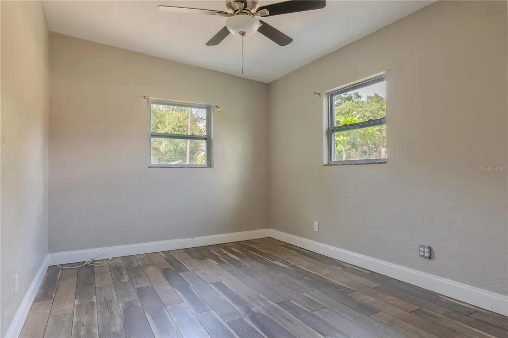 2553 18TH AVENUE St Petersburg, FL 33713