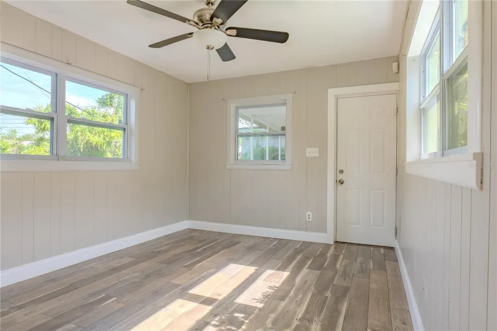 2553 18TH AVENUE St Petersburg, FL 33713