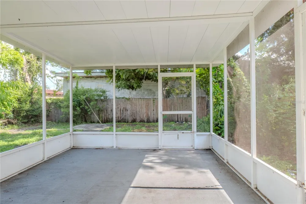 2553 18TH AVENUE St Petersburg, FL 33713