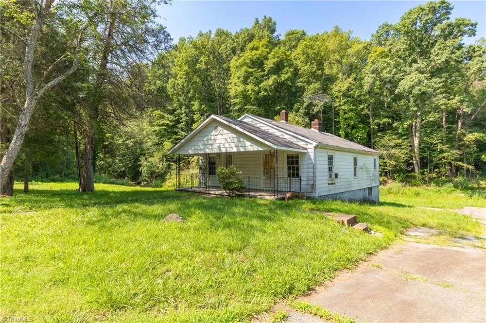 5650 Waller Road Pfafftown, NC 27040