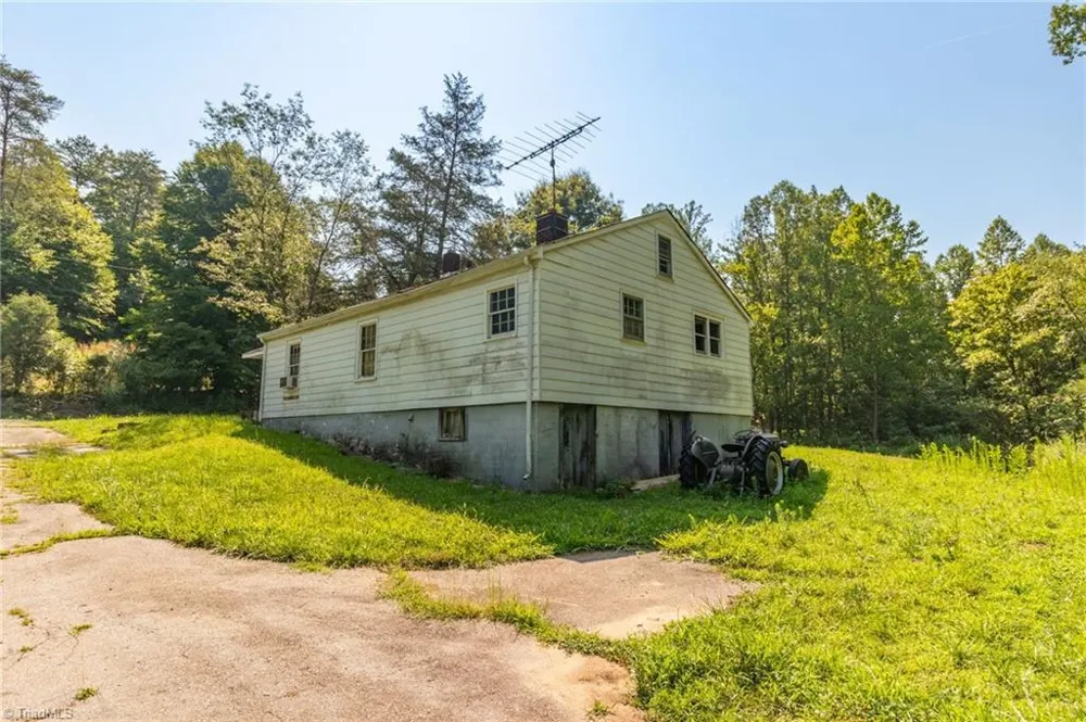 5650 Waller Road Pfafftown, NC 27040