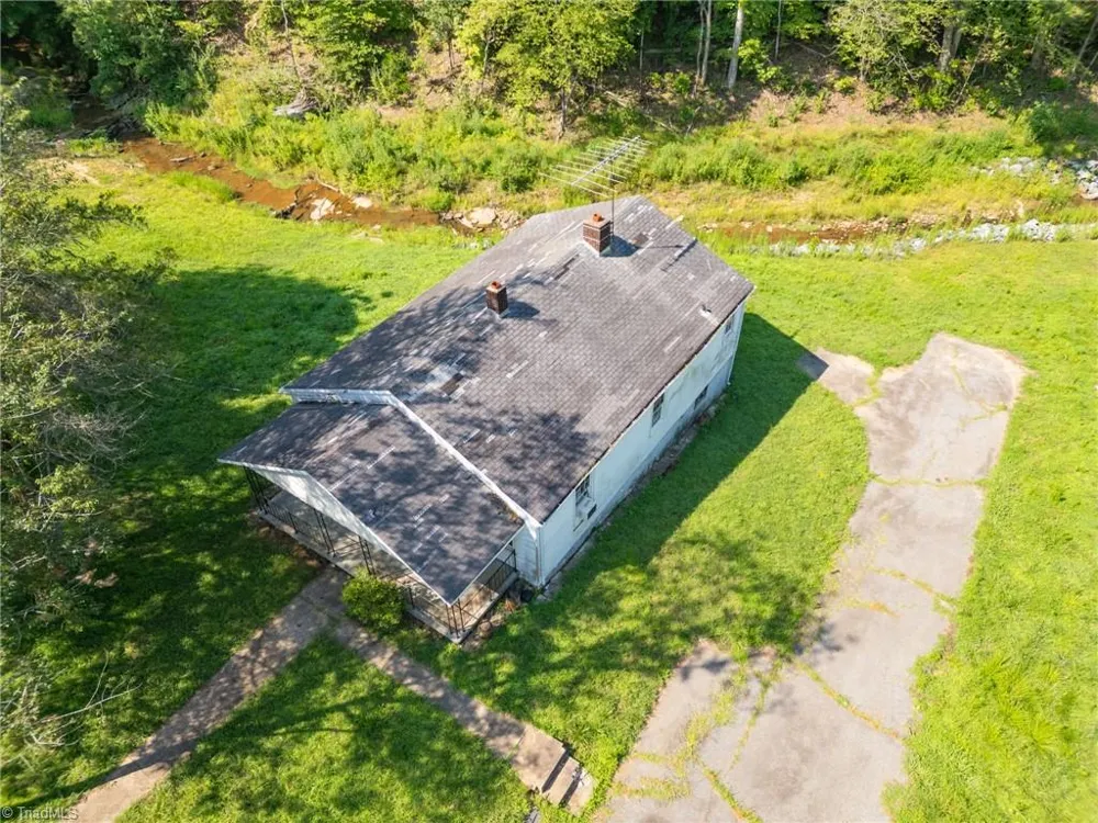 5650 Waller Road Pfafftown, NC 27040