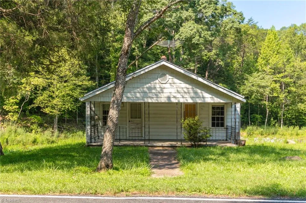 5650 Waller Road Pfafftown, NC 27040