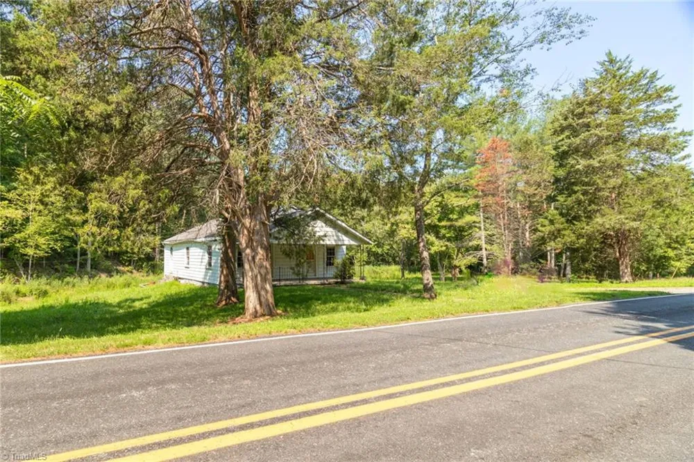 5650 Waller Road Pfafftown, NC 27040