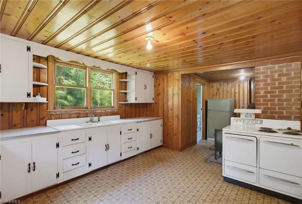 5650 Waller Road Pfafftown, NC 27040