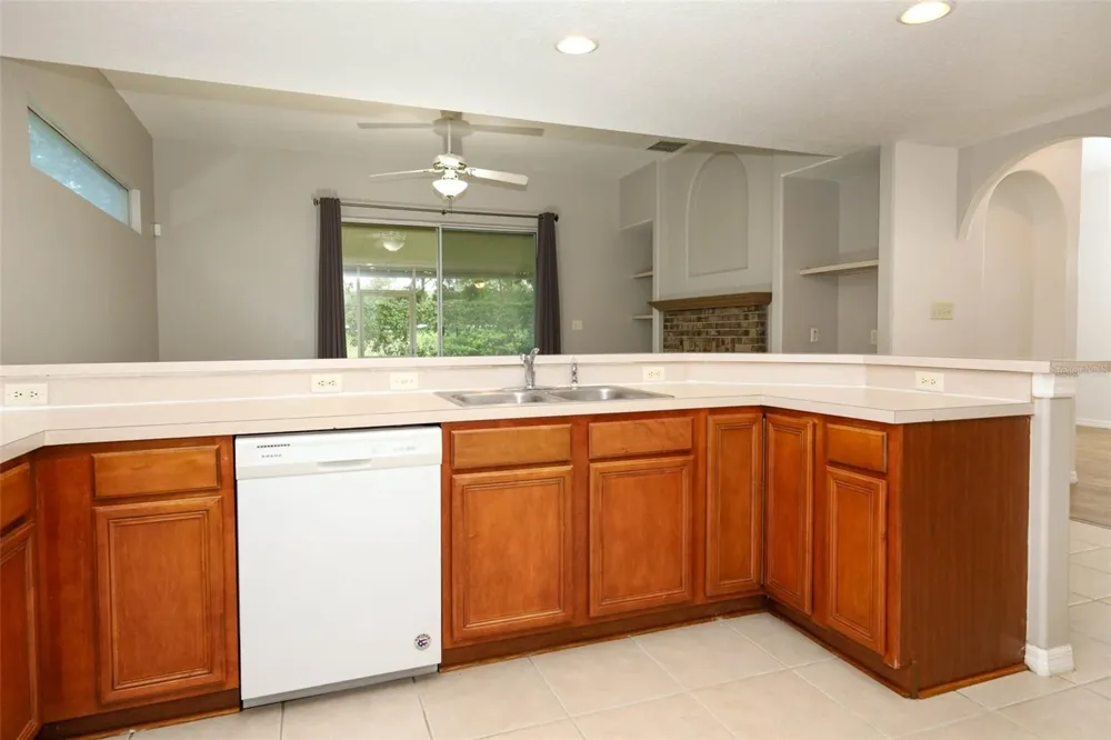 1730 TEALBRIAR AVENUE Oviedo, FL 32765