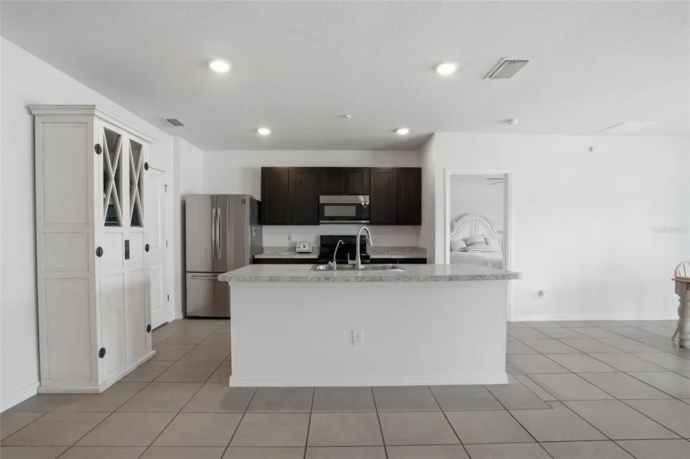 35803 HILLBROOK AVENUE Zephyrhills, FL 33541