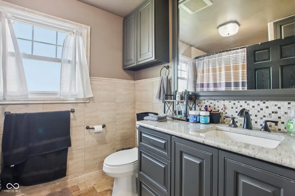 1694 Williamsburg Lane Franklin, IN 46131