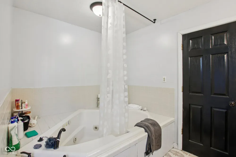 1694 Williamsburg Lane Franklin, IN 46131