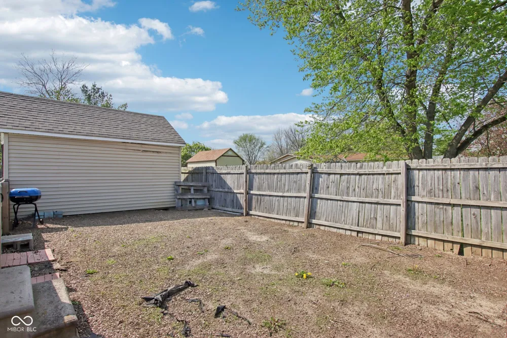 1694 Williamsburg Lane Franklin, IN 46131