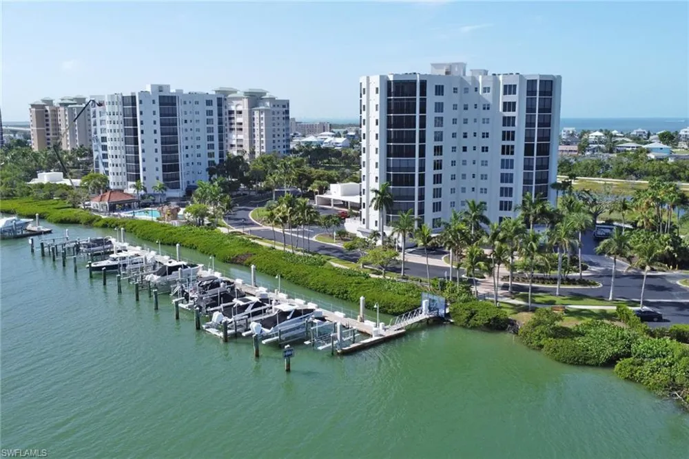 4198 BAY BEACH LANE #113 Fort Myers Beach, FL 33931