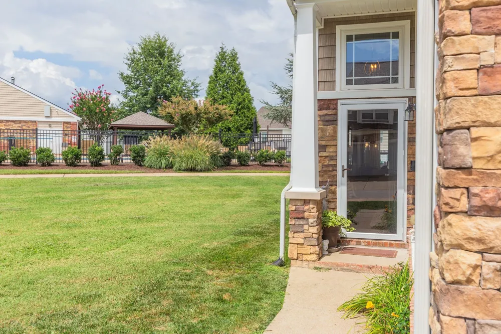 1055 Somerset Springs Dr Spring Hill, TN 37174