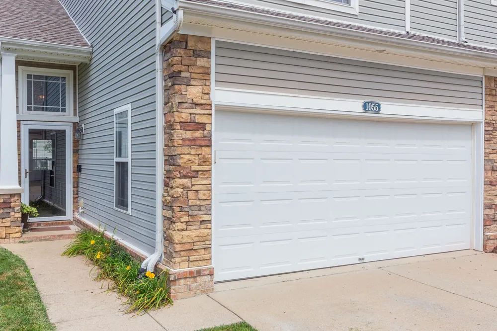 1055 Somerset Springs Dr Spring Hill, TN 37174