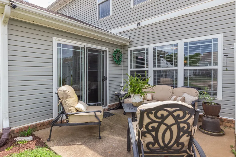 1055 Somerset Springs Dr Spring Hill, TN 37174