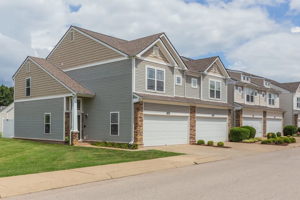 1055 Somerset Springs Dr Spring Hill, TN 37174