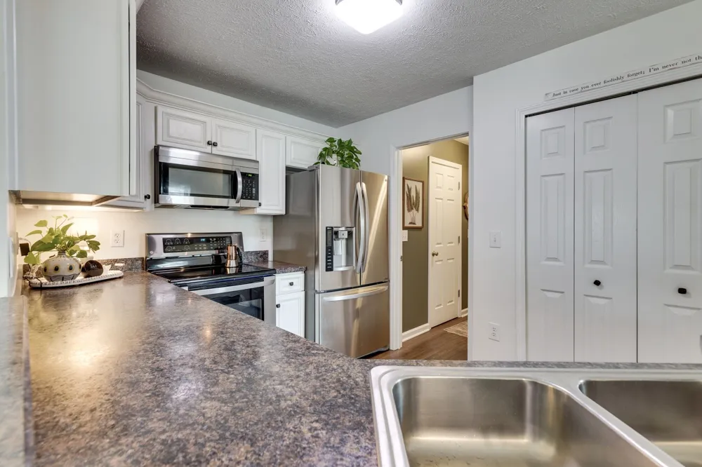 1055 Somerset Springs Dr Spring Hill, TN 37174