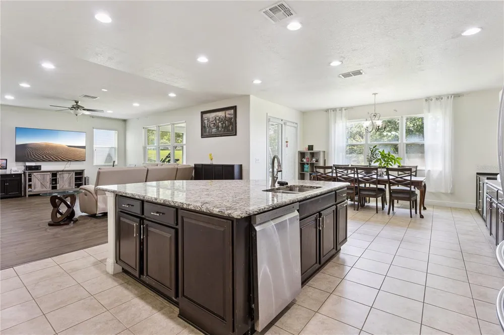 3254 LANDING VIEW Tavares, FL 32778