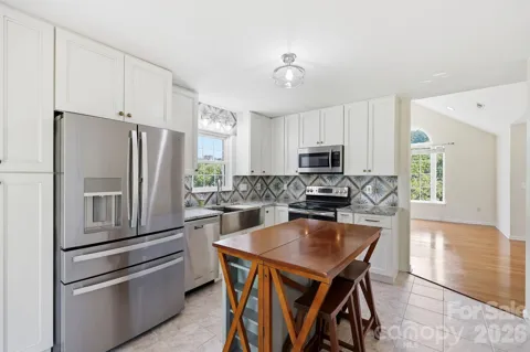 320 Meadowbrook Drive