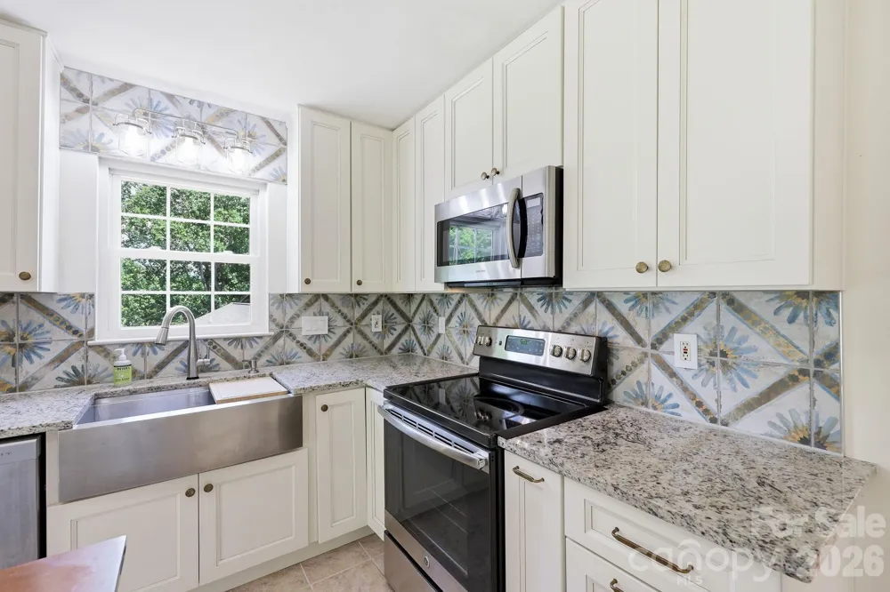 320 Meadowbrook Drive Canton, NC 28716