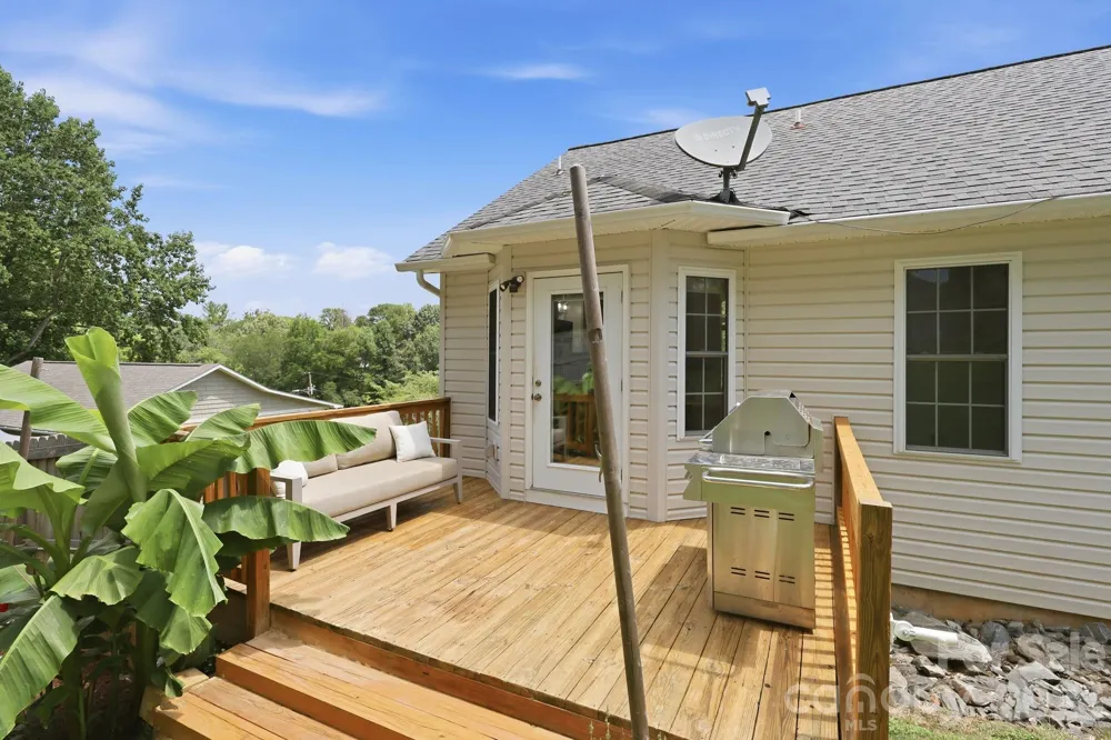320 Meadowbrook Drive Canton, NC 28716