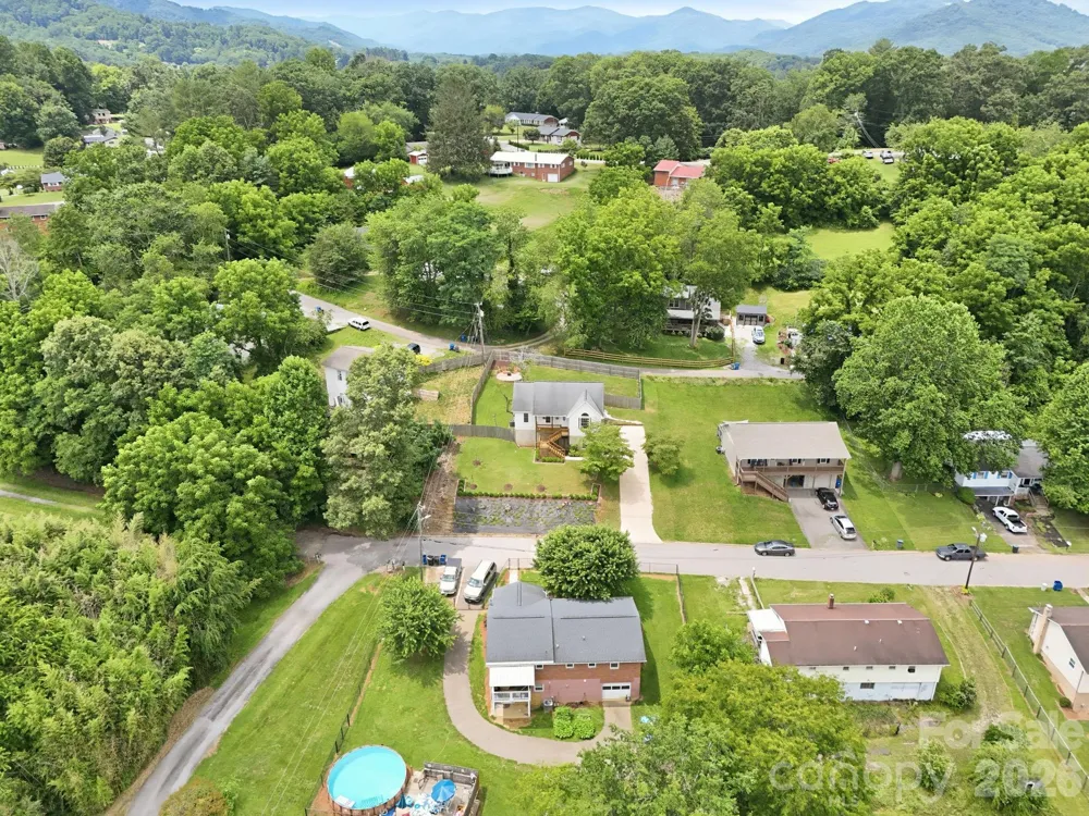 320 Meadowbrook Drive Canton, NC 28716