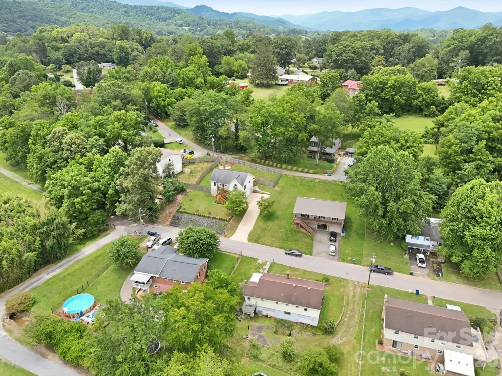 320 Meadowbrook Drive Canton, NC 28716