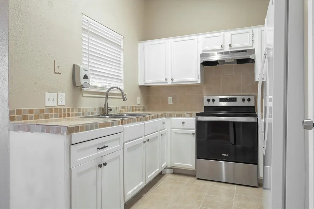 3479 Rockrill Drive Houston, TX 77045